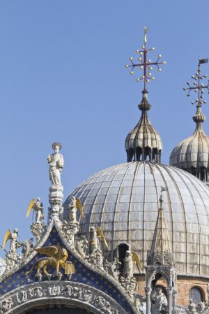 Patriarchal Cathedral Basilica of Saint Mark detail sm.jpg